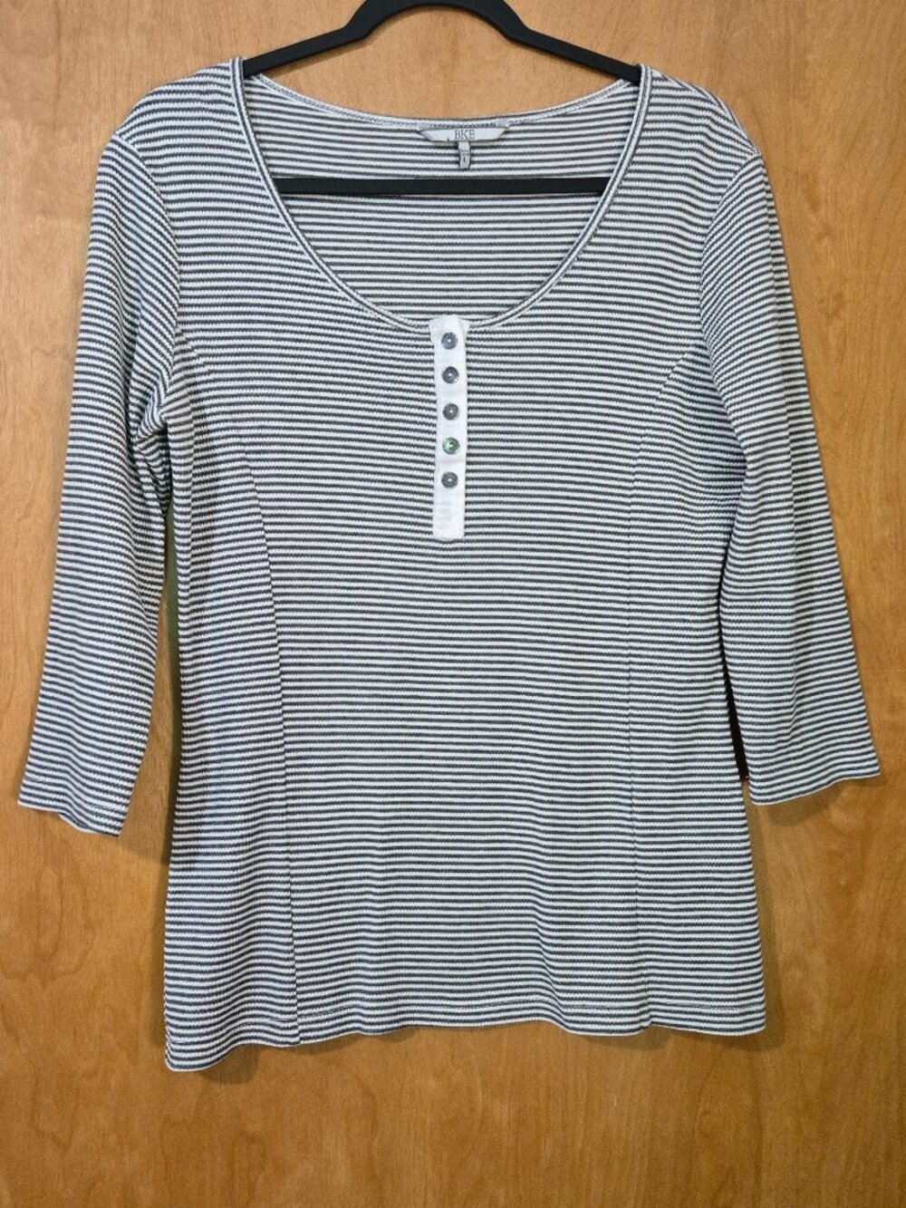 BKE  Womans Sz L Ribbed Henley 3/4 sleeve 5 button Gray & Ivory stripe